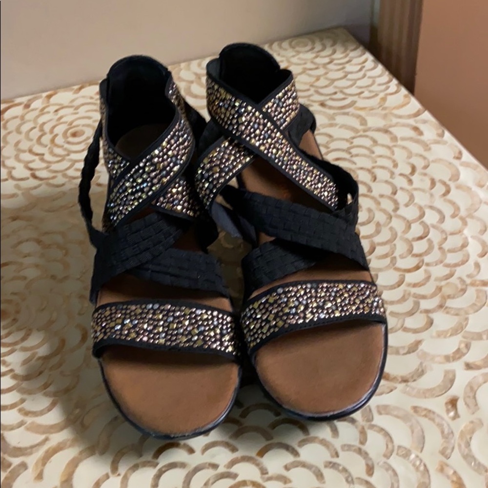 Bernie Mev Black Strappy Sandal